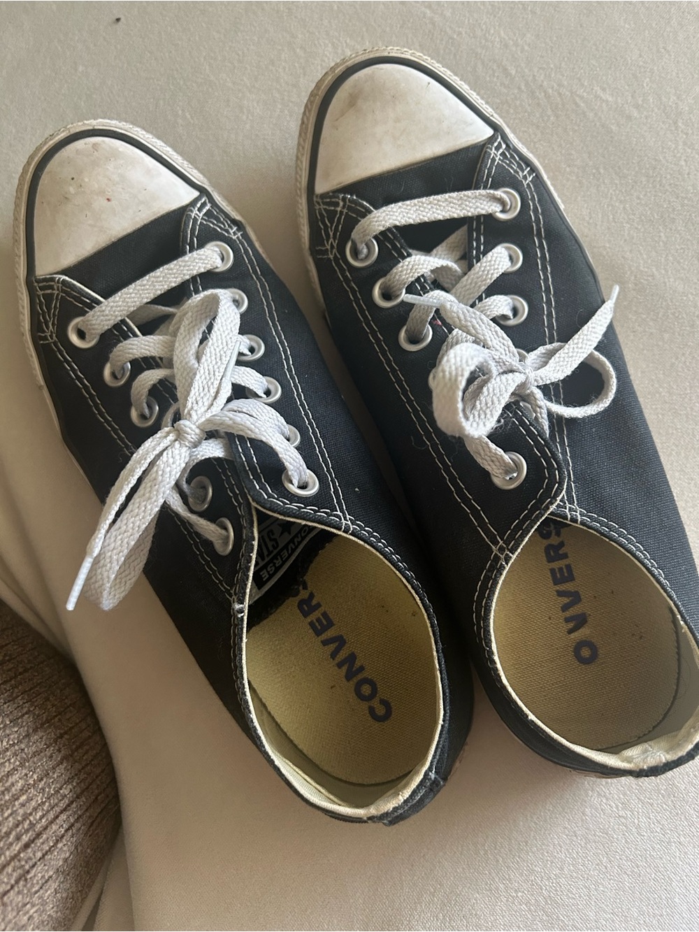 Converse women’s size 9